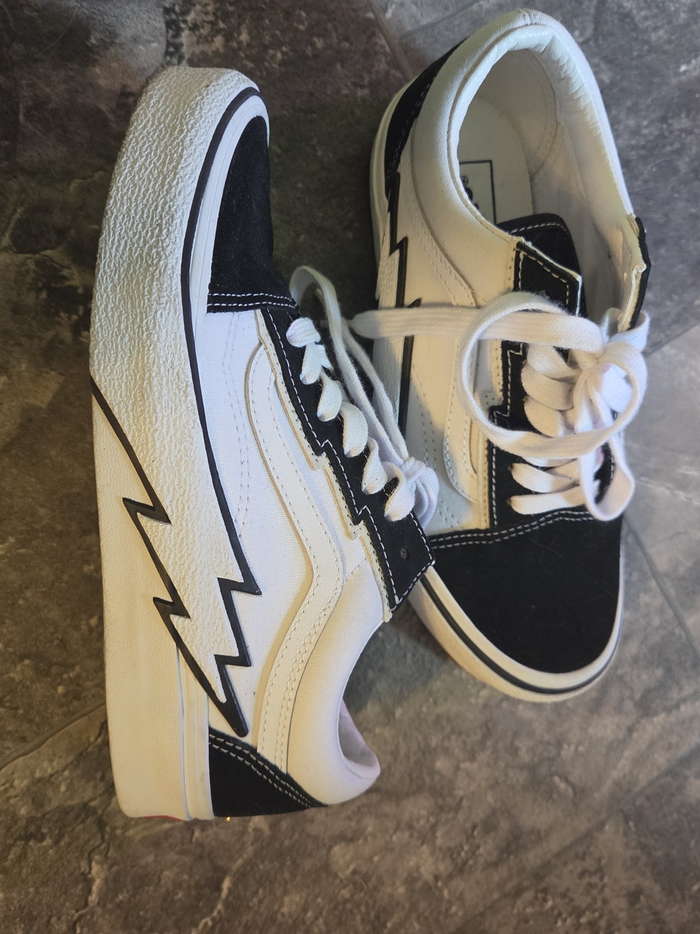 Vans Lightning Bolt Classic Low Top Sneakers Women's 7.5